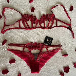 Honey Birdette RARE Amelie red bra and panty set ❤️